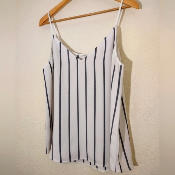 Babaton Everly Camisole Tank in Espace Striped White Black - Picture 5 of 7